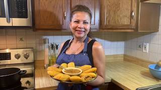 Tasty amp Traditional Colombian Empanadas  Exquisitas Empanadas Para Ti [upl. by Cown]