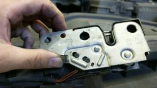 How to Open Ford Focus MK3 Bonnet  Hood NonBroken [upl. by Bozuwa]