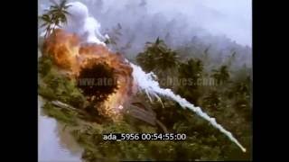 Bombardements Vietnam mars 1965 Napalm phosphore [upl. by Maibach]