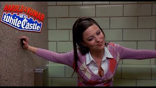 Por Eso Las Mujeres Van Juntas Al Baño quotBatalla de Pedosquot  Harold amp Kumar HD [upl. by Ikcir]